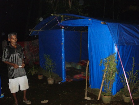 Tenda darurat untuk korban gempa SumBar